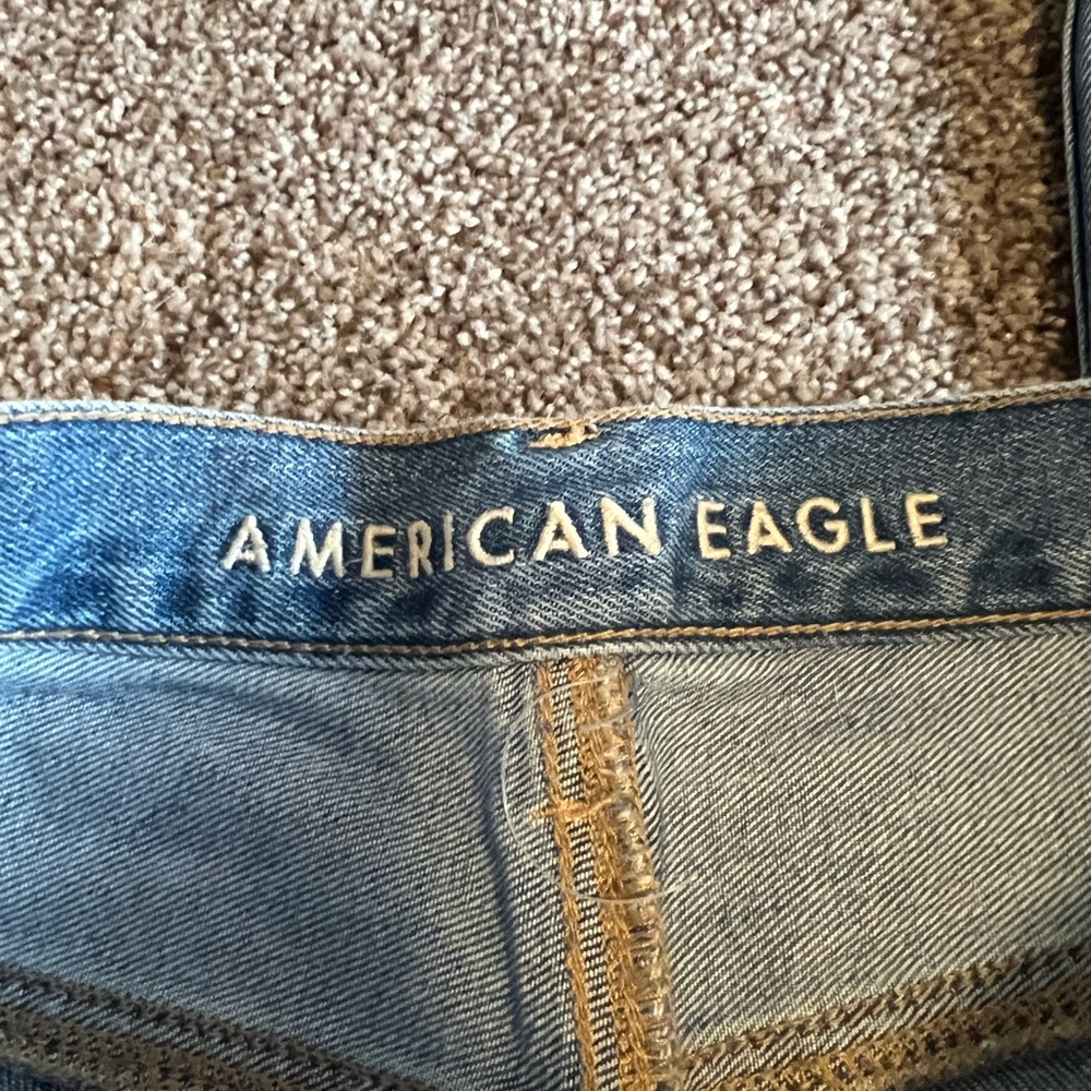 American Eagle Outfitters Light Blue Distressed Straight Jeans - Picture 3 of 6